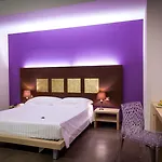 Palace 4*