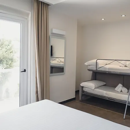 Palace 4*