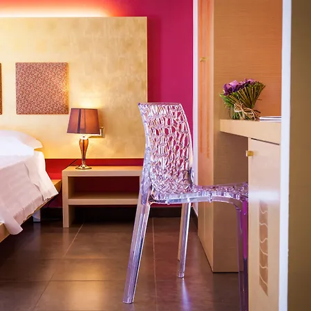 Palace 4*