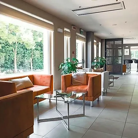 Palace 4*