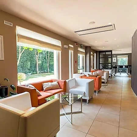 Palace Ξενοδοχείο 4*